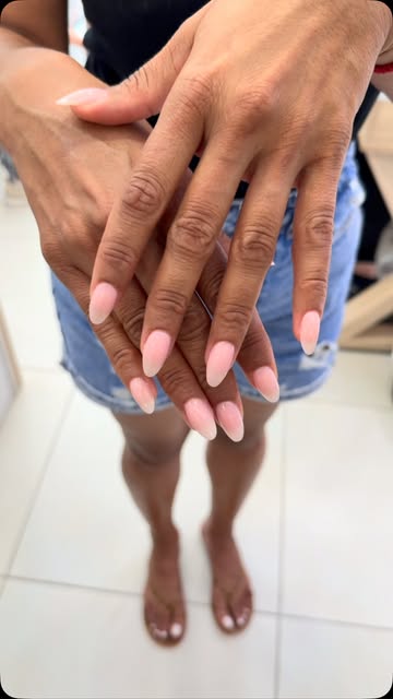 Μανικιούρ σε baby pink